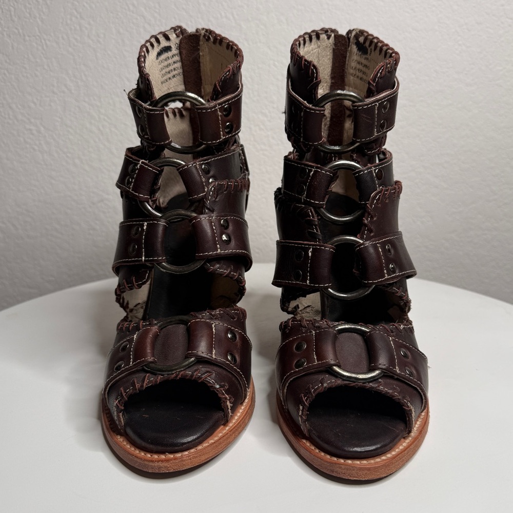 Freebird by Steven Rapture Brown Leather Studded Ring Heeled Sandals Size 9 - Picture 2 of 9